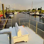 ספינת מלון Anora