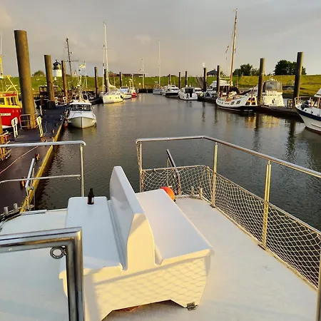 Botel Anora
