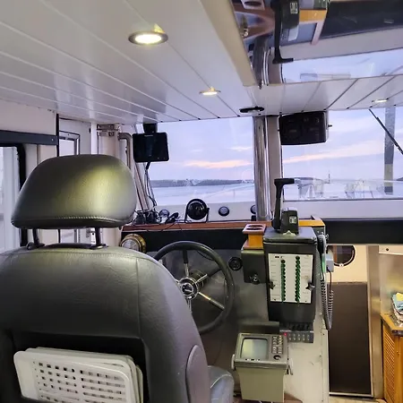 Anora Botel