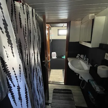 Hotel na wodzie Anora *