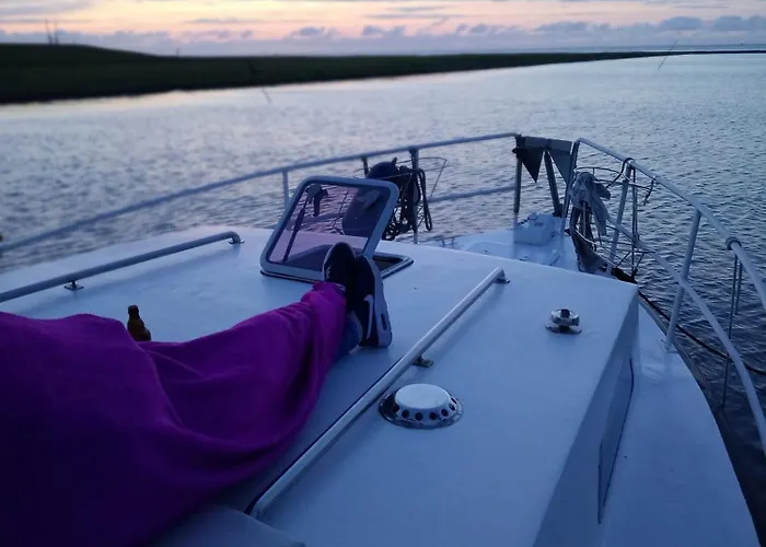 Anora Bateau-hôtel *