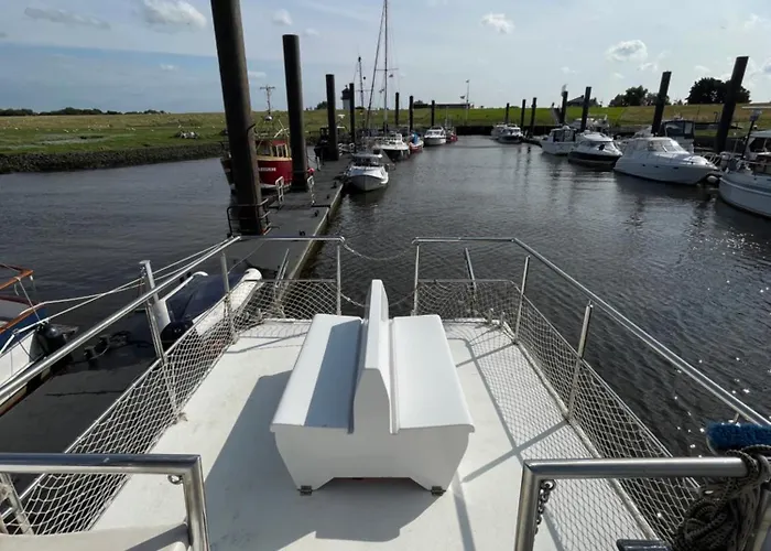 Bateau-hôtel Anora *